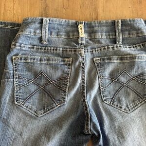 Ariat Women's mid-rise, straight leg jeans- Size 27S